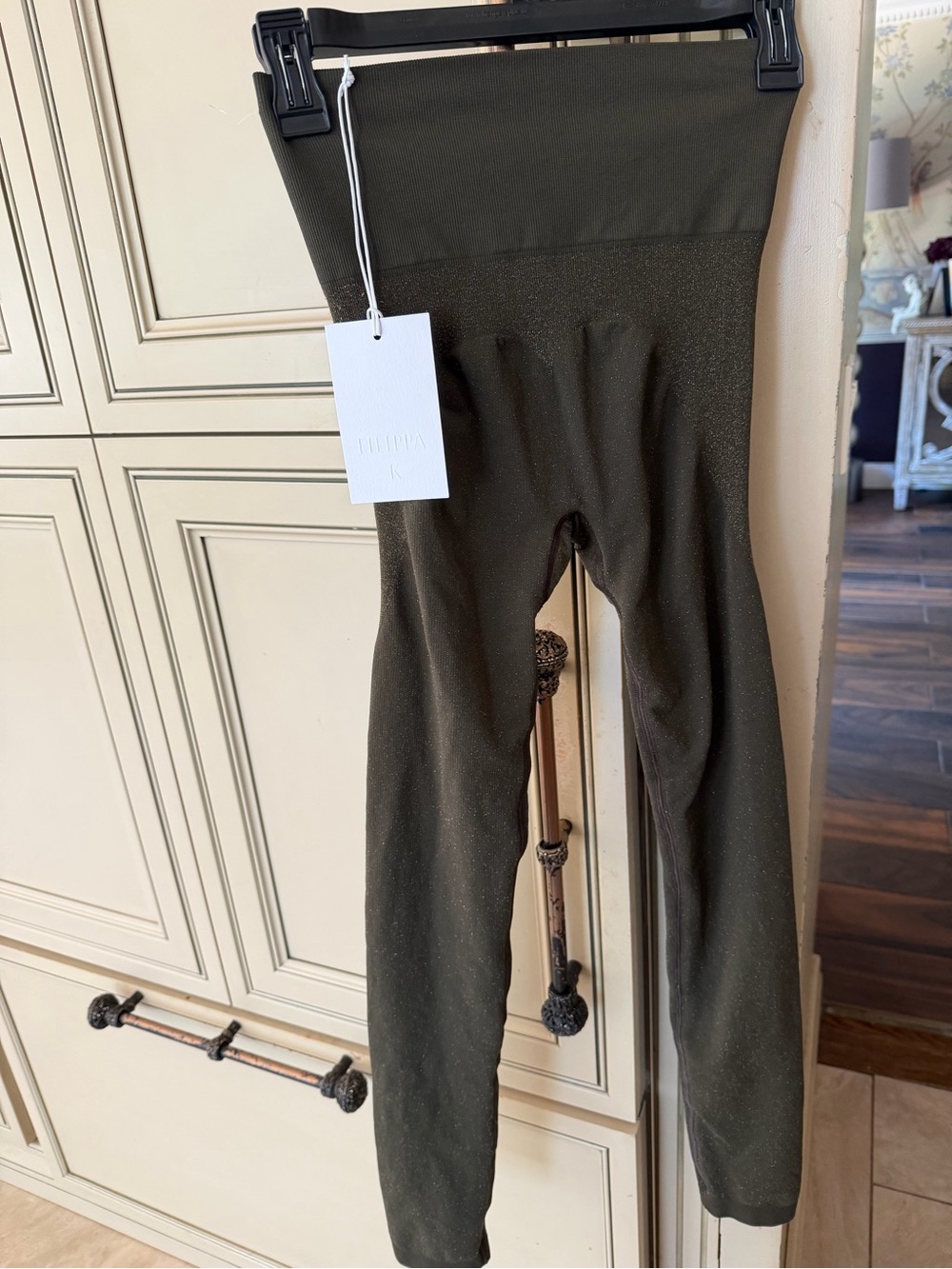High-Waist Olive Leggings with Subtle Sheen